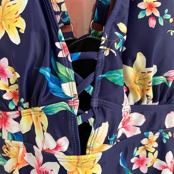 Tummy Control Swimsuit - Picture 4 of 7